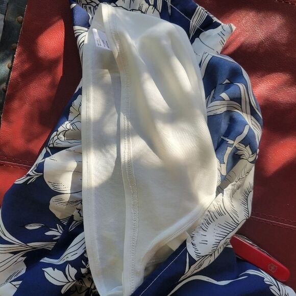 Kimchi Blue Floral Romper - Picture 14 of 16